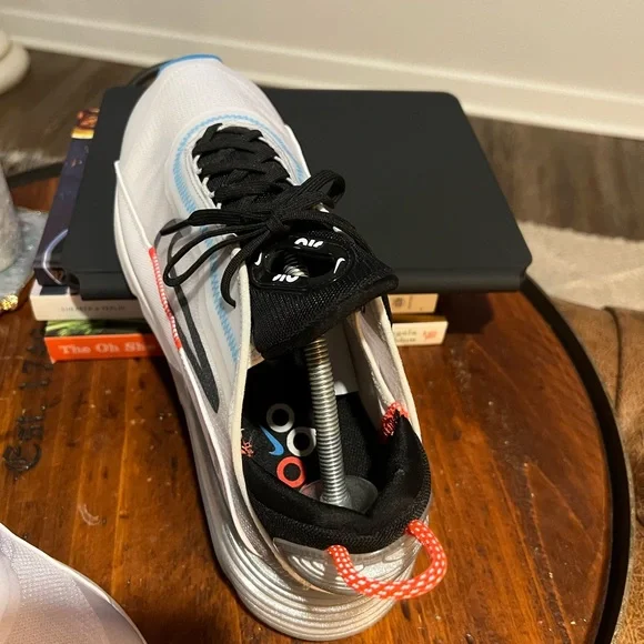 AIR MAX 2090 'PURE PLATINUM' - Picture 2 of 7